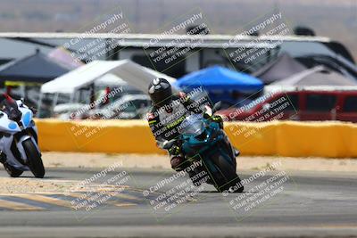 media/Apr-09-2022-SoCal Trackdays (Sat) [[c9e19a26ab]]/Turn 2 (1140am)/